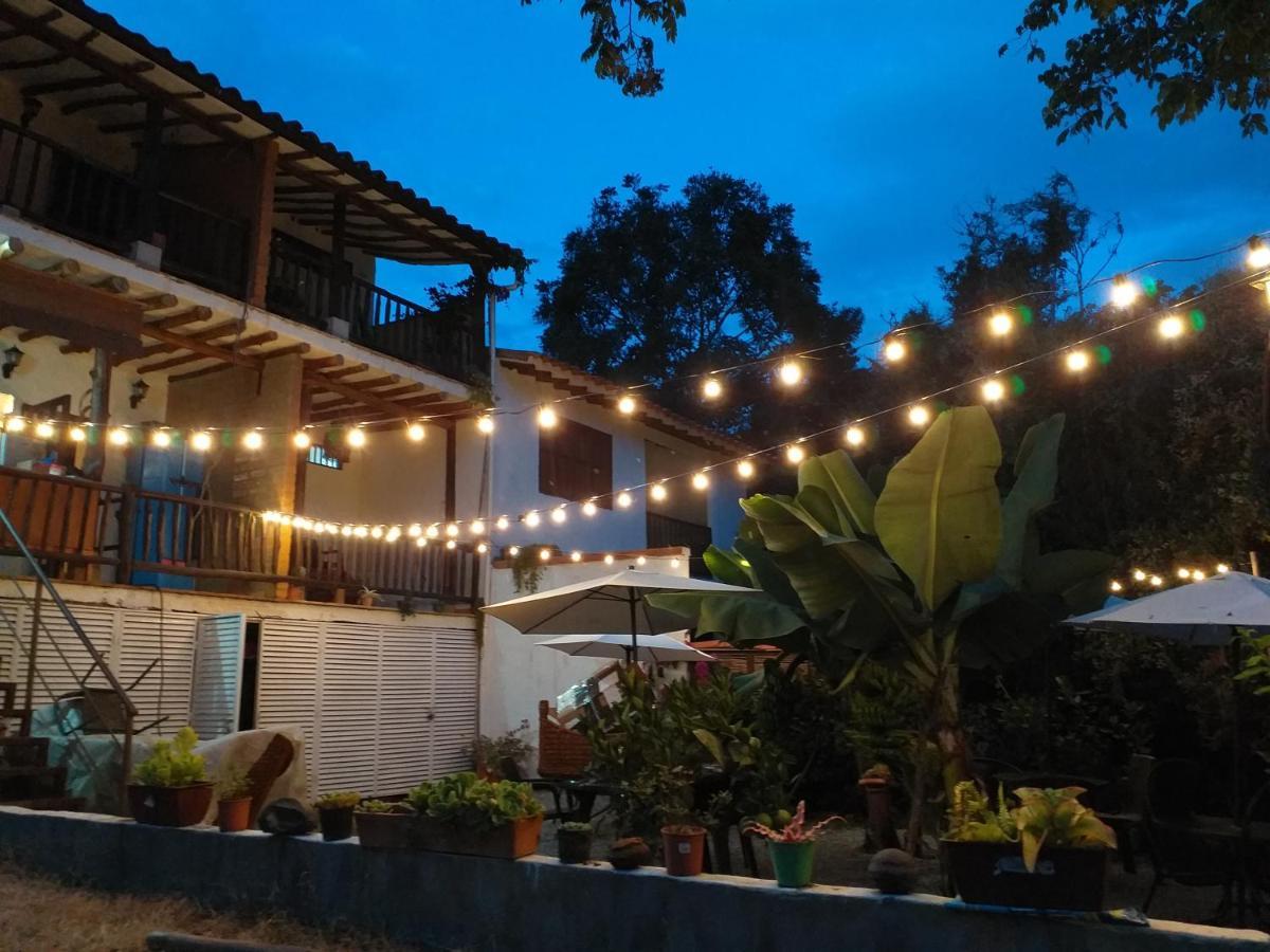 Casona Chara Hotell Barichara Exteriör bild