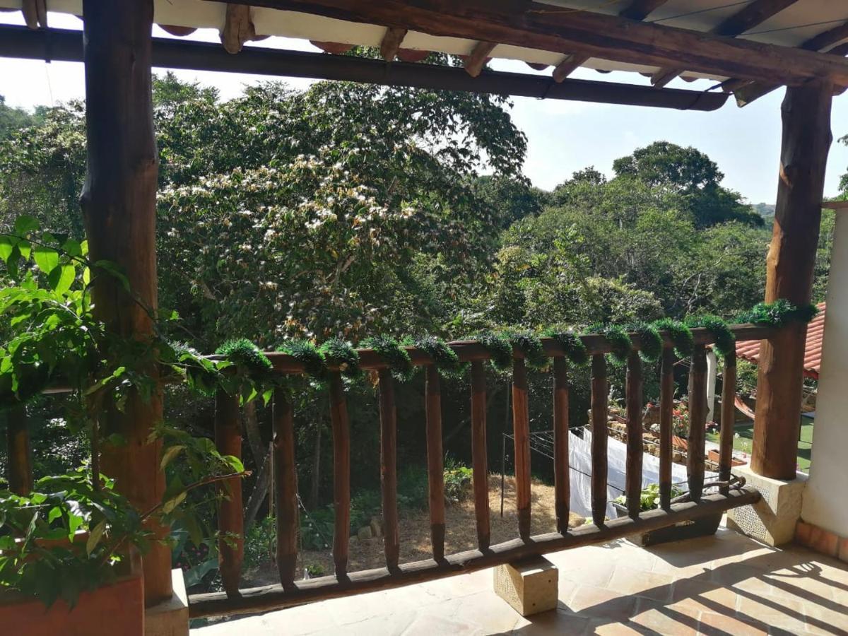 Casona Chara Hotell Barichara Exteriör bild