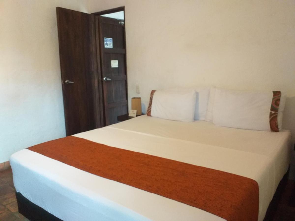 Casona Chara Hotell Barichara Exteriör bild
