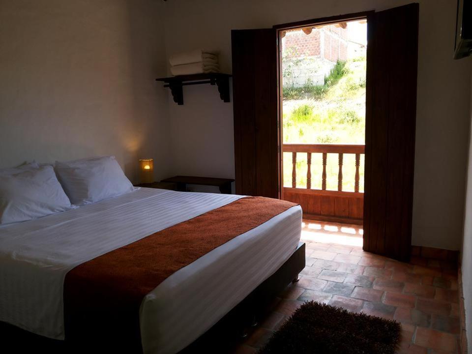 Casona Chara Hotell Barichara Exteriör bild