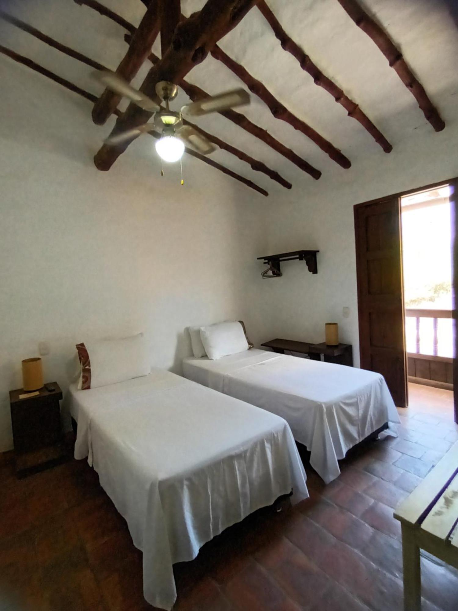 Casona Chara Hotell Barichara Exteriör bild