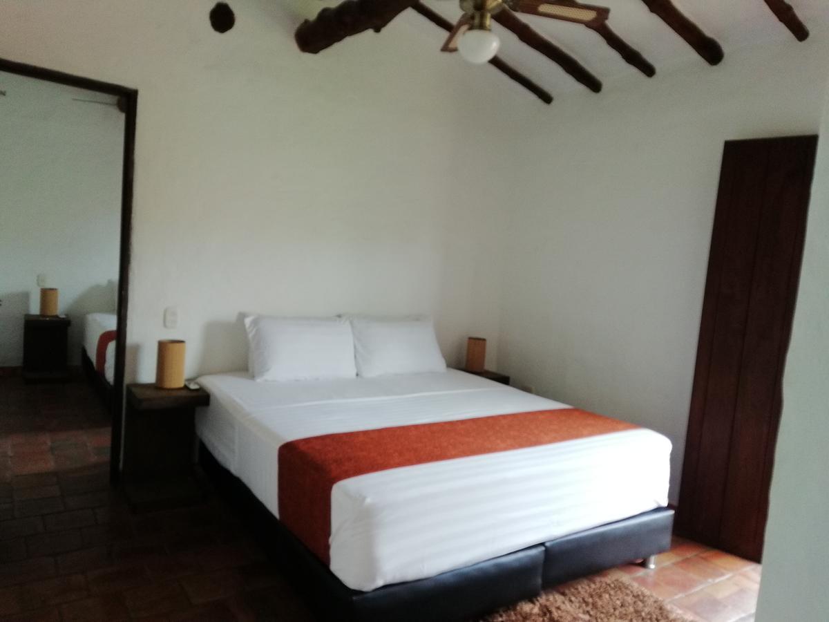 Casona Chara Hotell Barichara Exteriör bild